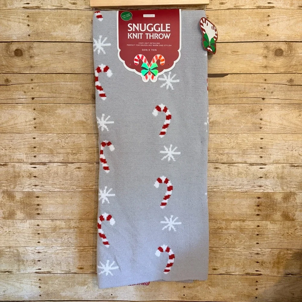 Snuggle Knit Throw - Candy Cane NWT
